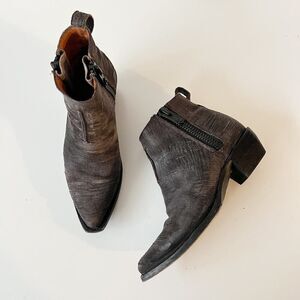 Frye Western Ankle Boots Cowboy Sacha Moto Biker Shortie Charcoal Size 5.5